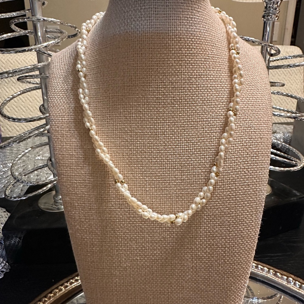 Elegant Pearl Necklace
